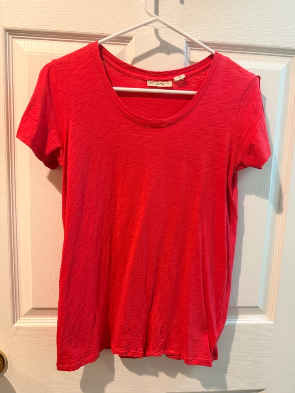 Women’s Short Sleeve Scoop Neck Tee in Coral